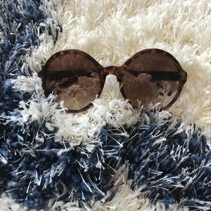 Round tortoiseshell Sunglasses